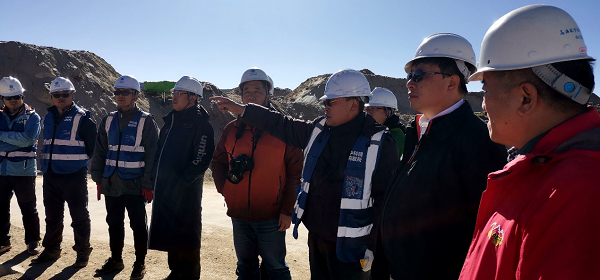 高海拔宇宙线观测站第三次监理会议在稻城召开